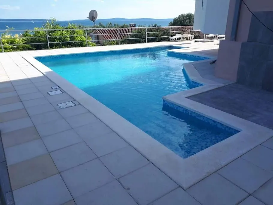Sea View Apartment With Swimming Pool Near Beach سبليت
