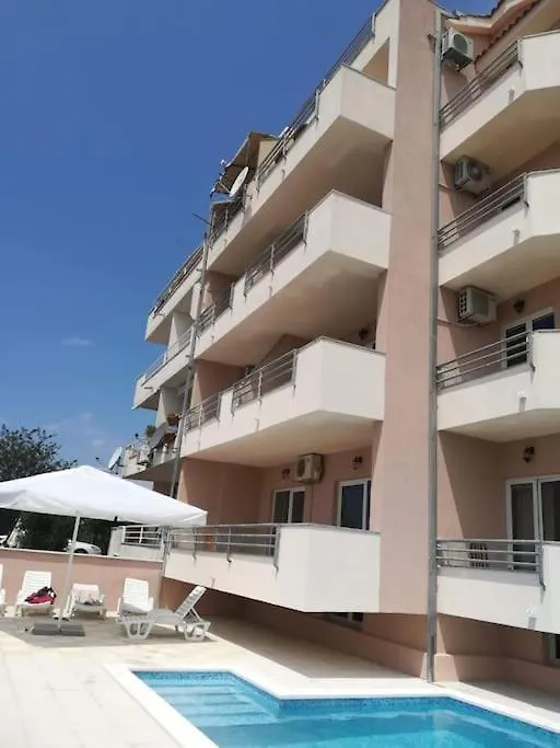 Sea View Apartment With Swimming Pool Near Beach سبليت 0*,