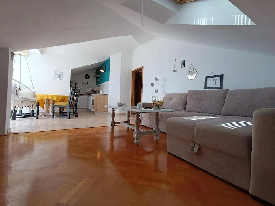 Sea View Apartment With Swimming Pool Near Beach سبليت