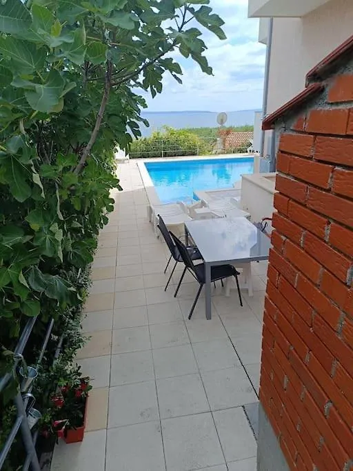 Sea View Apartment With Swimming Pool Near Beach سبليت